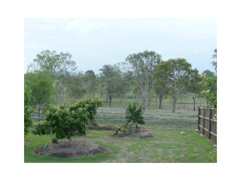 6 HORTON STREET, Biggenden QLD 4621