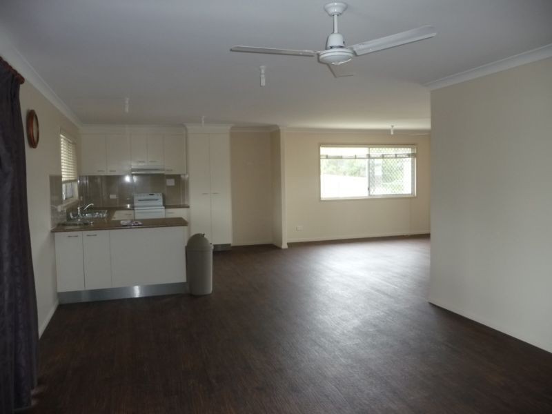 8 Smith Street, Buxton QLD 4660