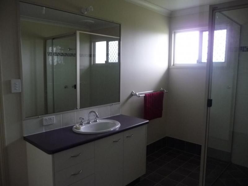 8 Smith Street, Buxton QLD 4660