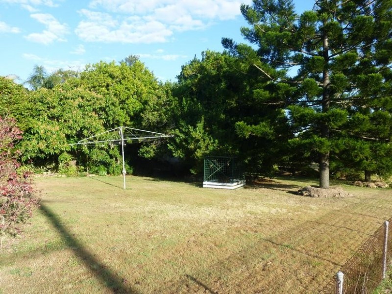 8 WALSH STREET, Biggenden QLD 4621