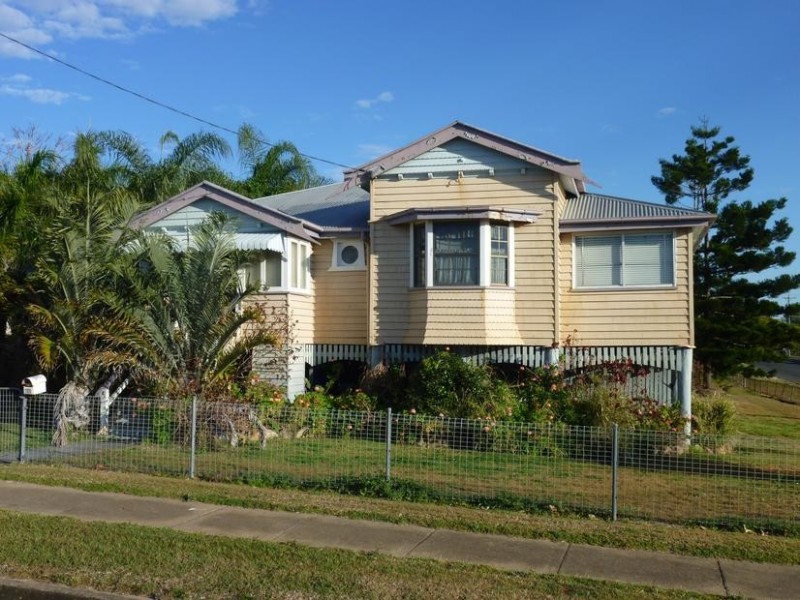 8 WALSH STREET, Biggenden QLD 4621