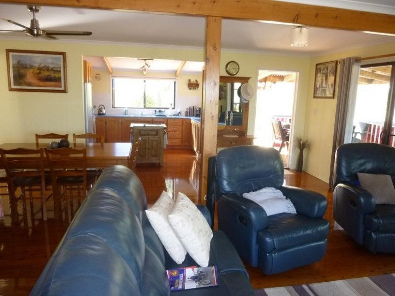 32 LAKE VIEW DRIVE, Apple Tree Creek QLD 4660