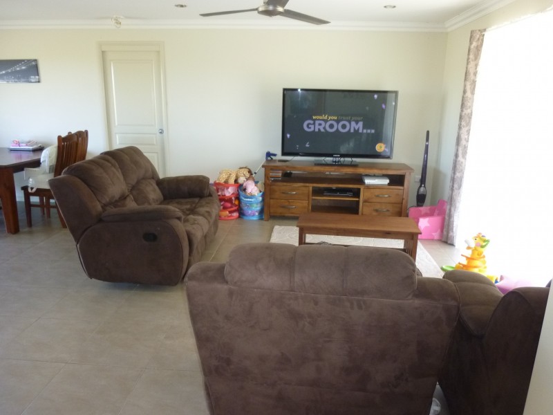 140 OAKVIEW DRIVE, Redridge QLD 4660