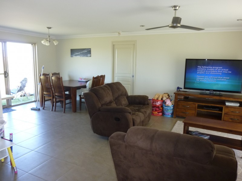 140 OAKVIEW DRIVE, Redridge QLD 4660