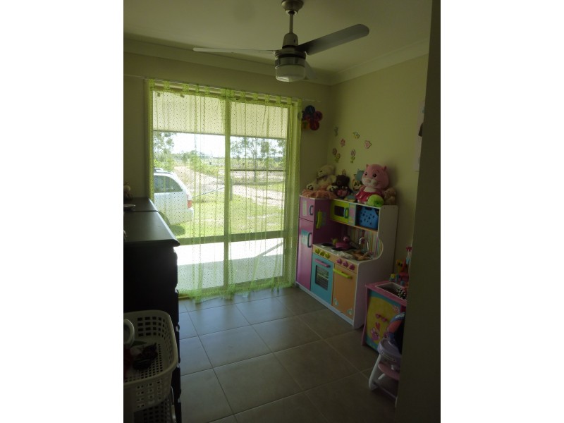 140 OAKVIEW DRIVE, Redridge QLD 4660