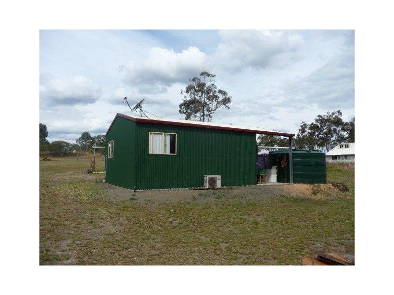 18 QUEEN STREET, Dallarnil QLD 4621