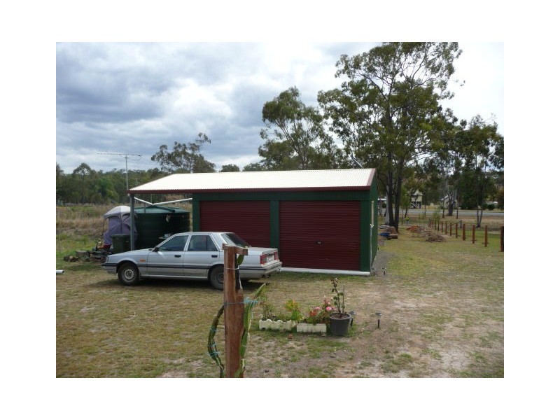 18 QUEEN STREET, Dallarnil QLD 4621