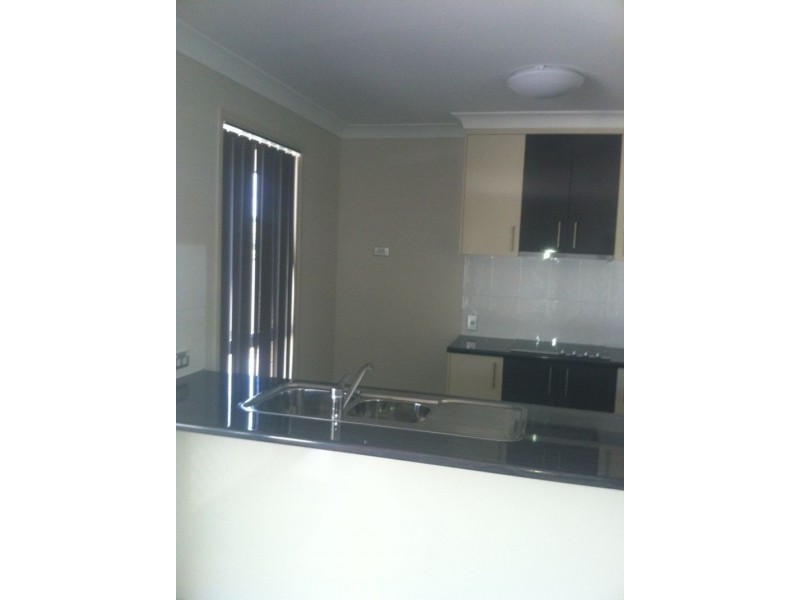 27 Pioneer Ave, Childers QLD 4660