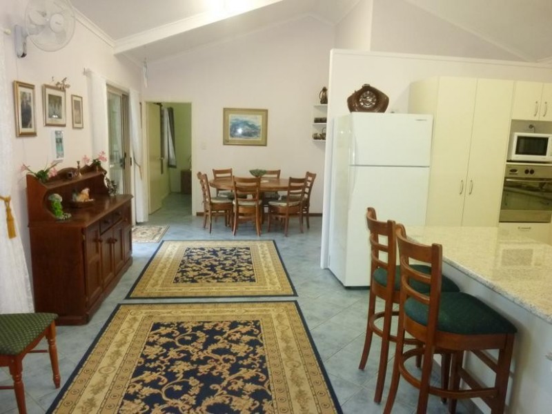 174 SUNNYBRAE CIRCUIT, REDRIDGE, Childers QLD 4660
