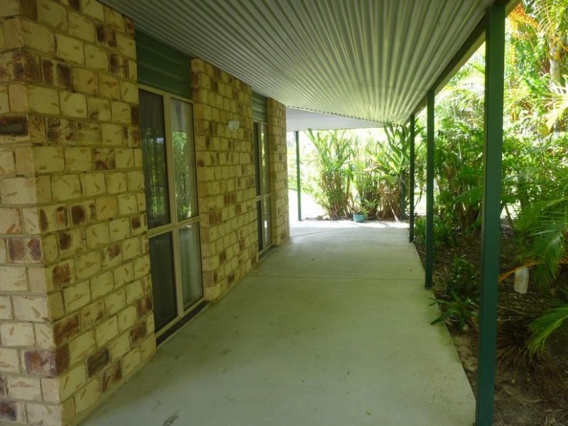 174 SUNNYBRAE CIRCUIT, REDRIDGE, Childers QLD 4660