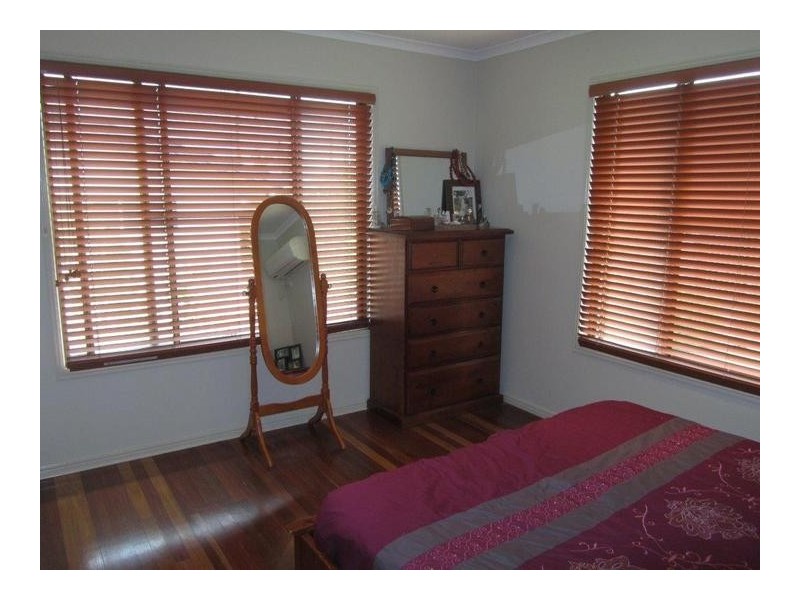 8 HORTON STREET, Biggenden QLD 4621