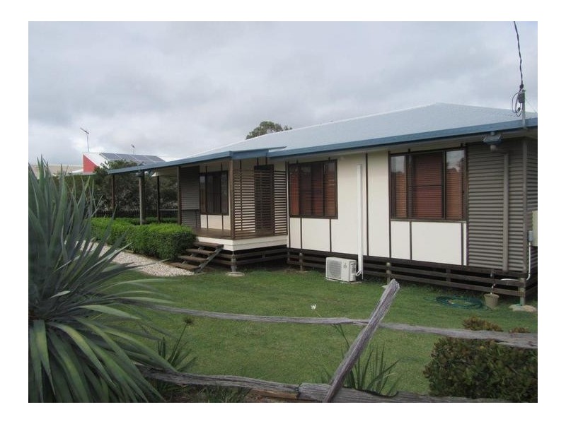 8 HORTON STREET, Biggenden QLD 4621