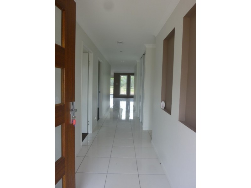 7 STRINGYBARK COURT, Apple Tree Creek QLD 4660