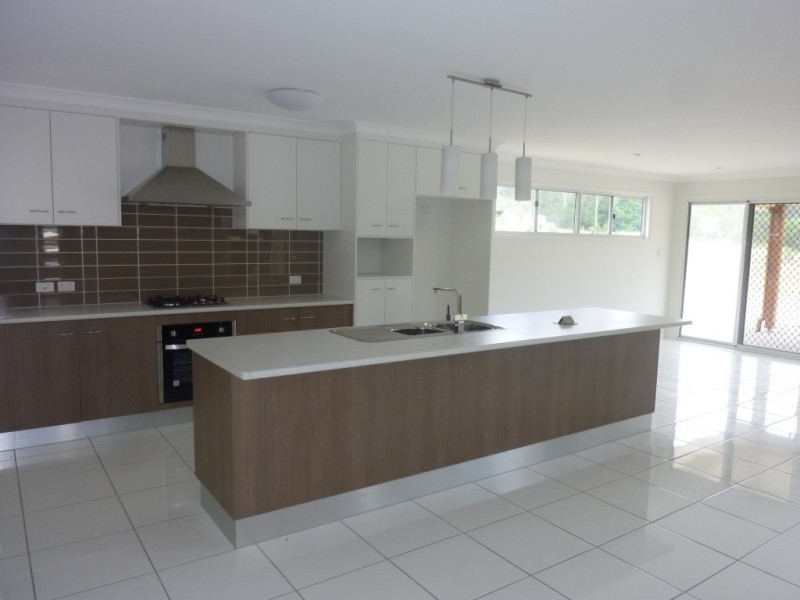 7 STRINGYBARK COURT, Apple Tree Creek QLD 4660