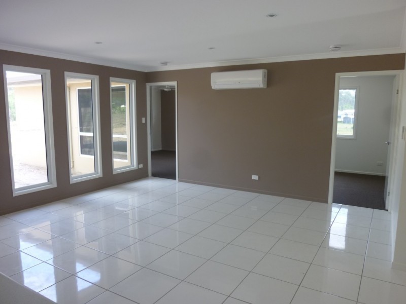 7 STRINGYBARK COURT, Apple Tree Creek QLD 4660