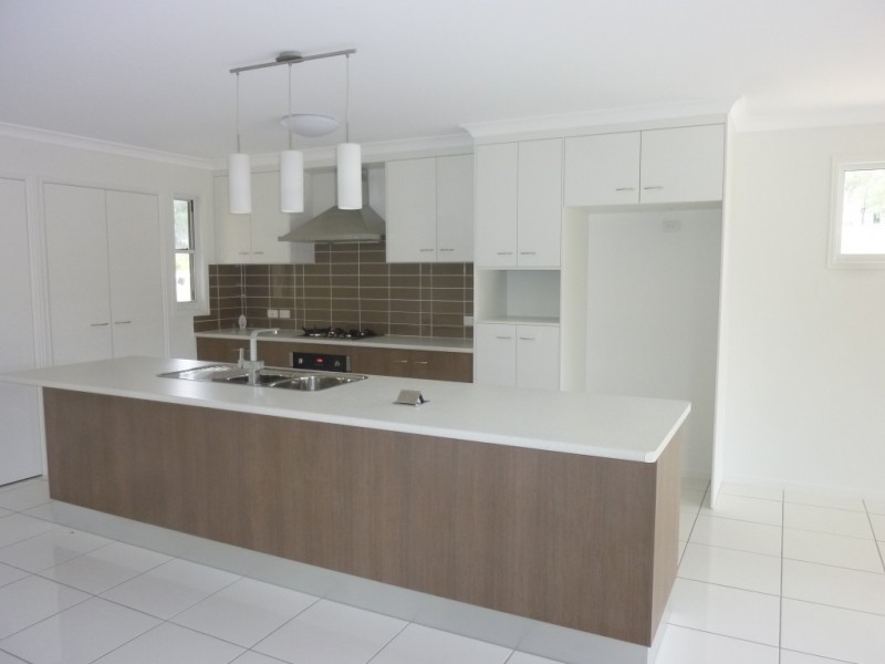 7 STRINGYBARK COURT, Apple Tree Creek QLD 4660