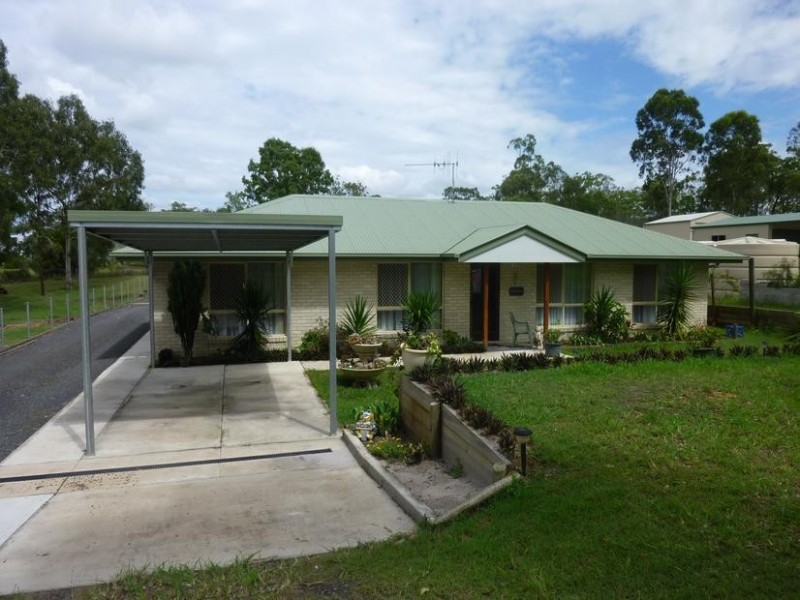 8 WALLACE STREET, Apple Tree Creek QLD 4660