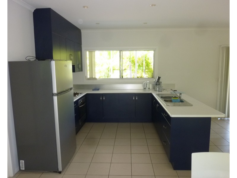 6 BURRUM STREET, Buxton QLD 4660