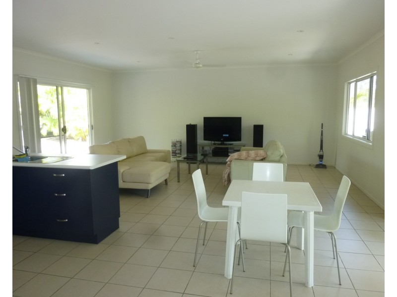 6 BURRUM STREET, Buxton QLD 4660