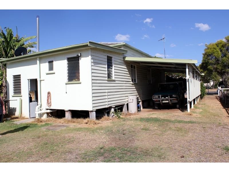 18 Fielding, Gayndah QLD 4625