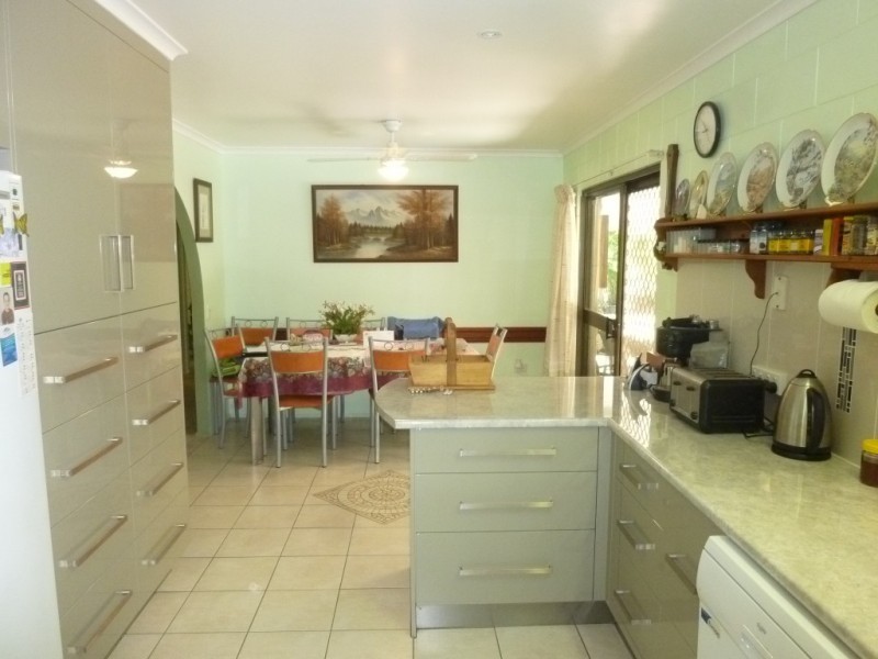 2 LEESONS ROAD, Redridge QLD 4660