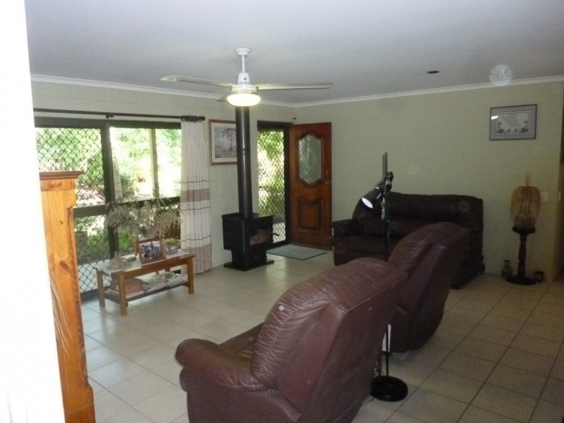 2 LEESONS ROAD, Redridge QLD 4660