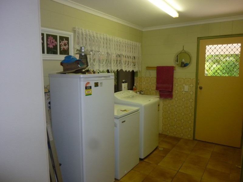 2 LEESONS ROAD, Redridge QLD 4660