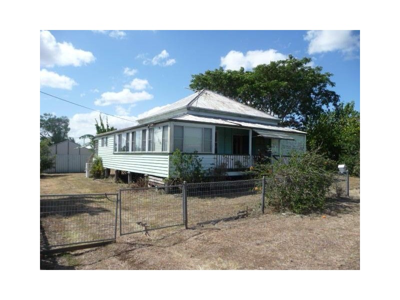 17 BROOKES STREET, Biggenden QLD 4621