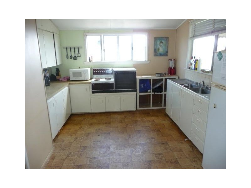 17 BROOKES STREET, Biggenden QLD 4621