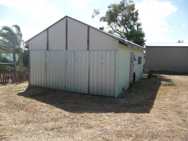 17 BROOKES STREET, Biggenden QLD 4621