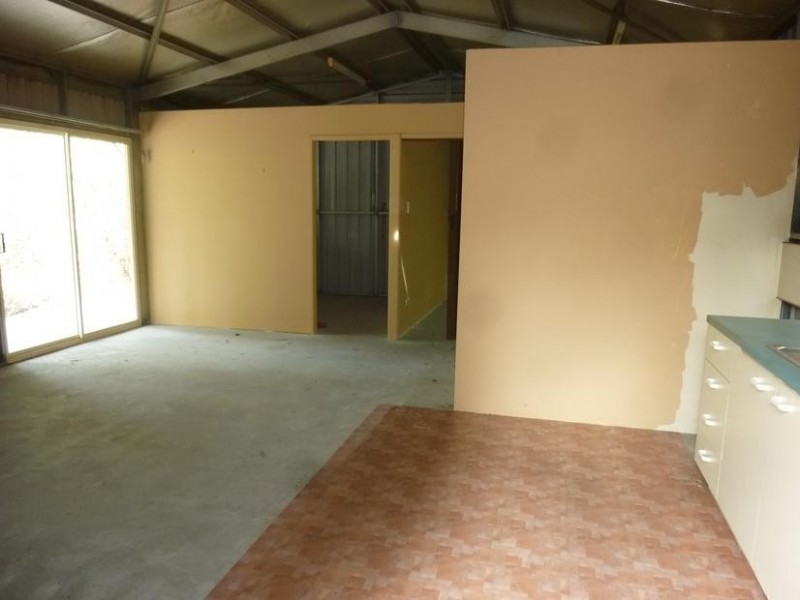 7 CHARLTON STREET, Buxton QLD 4660