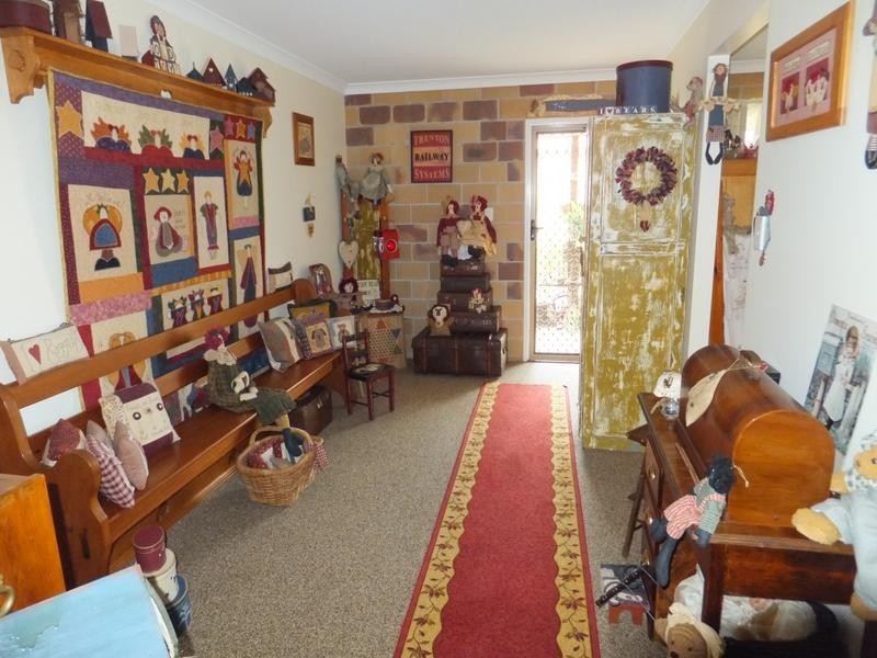 8 WHITES ROAD, Horton QLD 4660