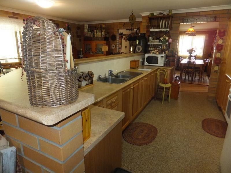 8 WHITES ROAD, Horton QLD 4660