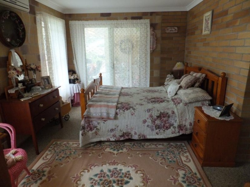8 WHITES ROAD, Horton QLD 4660