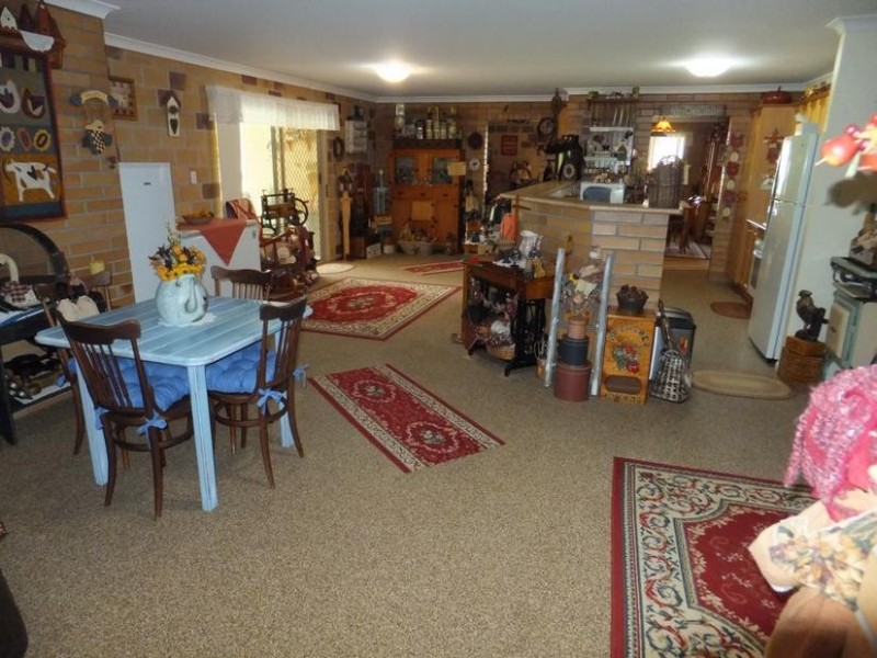 8 WHITES ROAD, Horton QLD 4660