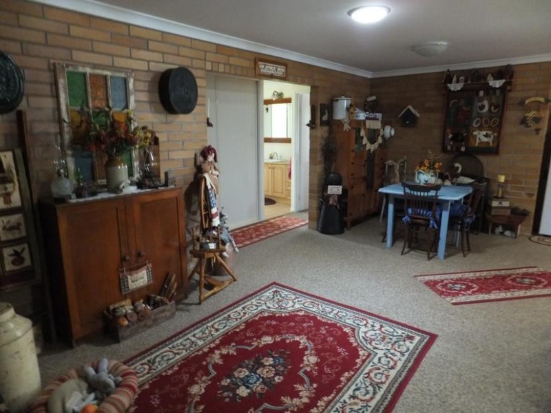 8 WHITES ROAD, Horton QLD 4660