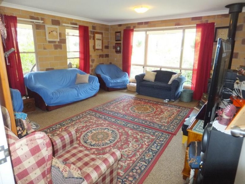 8 WHITES ROAD, Horton QLD 4660