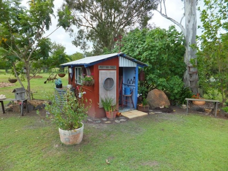 8 WHITES ROAD, Horton QLD 4660