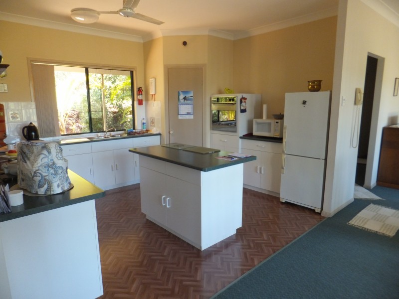 141 RAINBOWS ROAD, South Isis QLD 4660