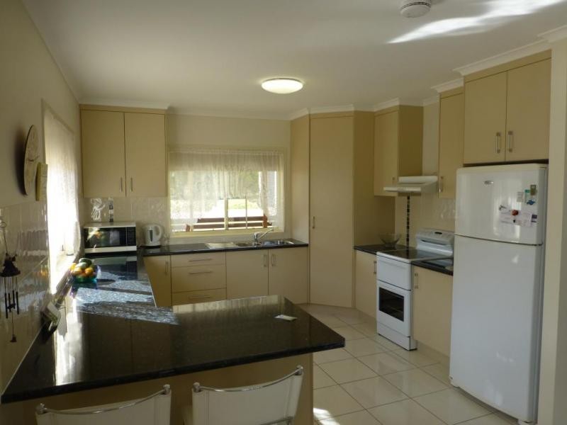 3 HORTON STREET, Biggenden QLD 4621