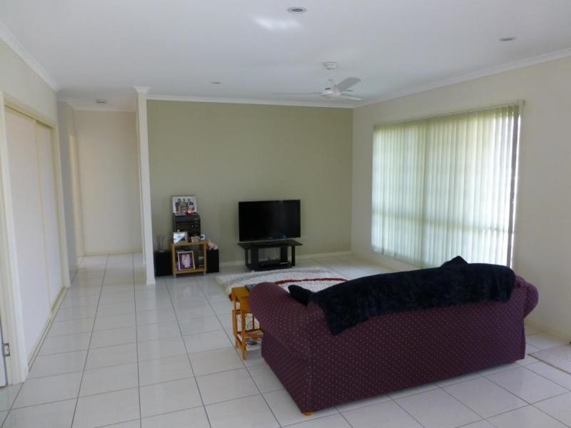 3 HORTON STREET, Biggenden QLD 4621