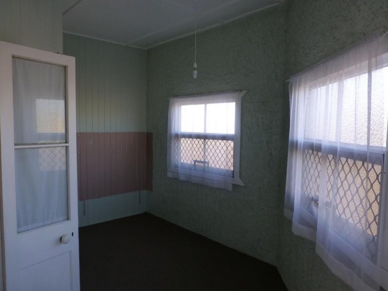 12 Edward Street, Biggenden QLD 4621