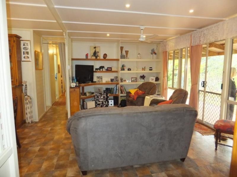 170 RAINBOWS ROAD, South Isis QLD 4660