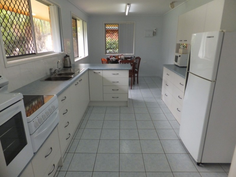 7 CRESCENT STREET, Childers QLD 4660