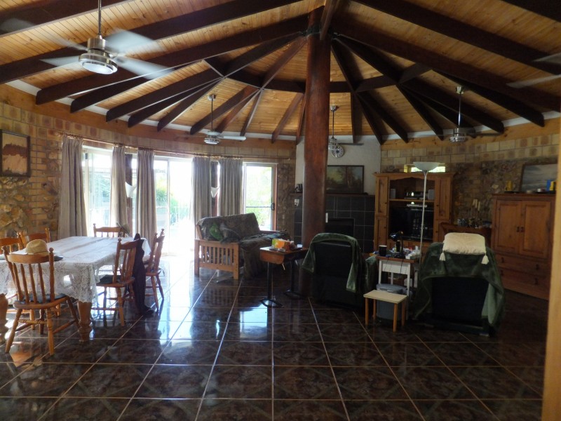 264 RAINBOWS ROAD, South Isis QLD 4660