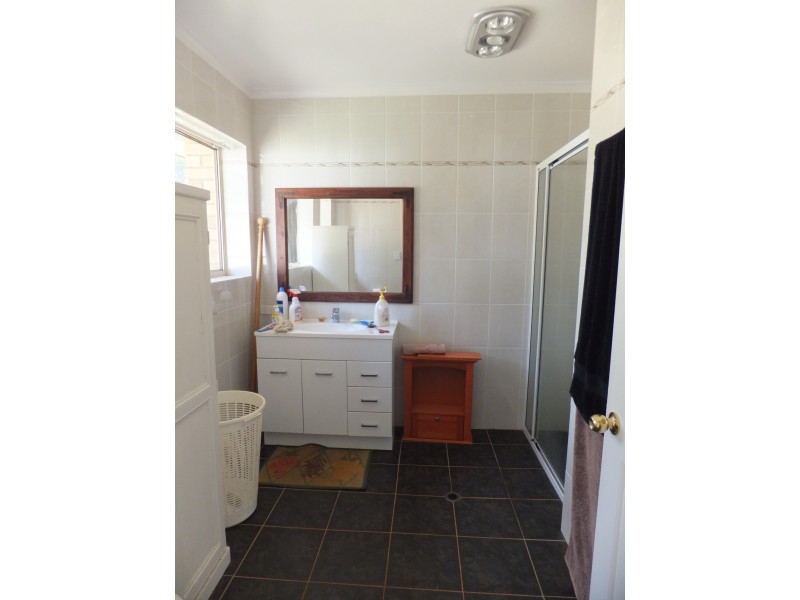 264 RAINBOWS ROAD, South Isis QLD 4660