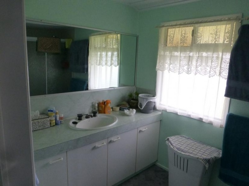 6 WALSH STREET, Biggenden QLD 4621