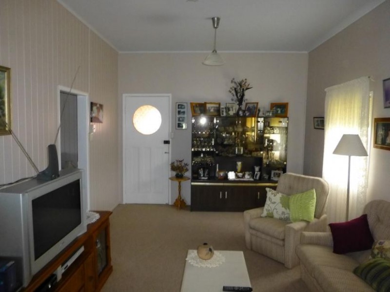 6 WALSH STREET, Biggenden QLD 4621