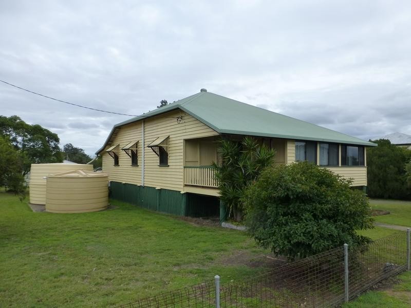 6 WALSH STREET, Biggenden QLD 4621