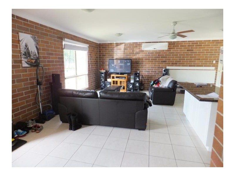 2 WALLACE STREET, Apple Tree Creek QLD 4660